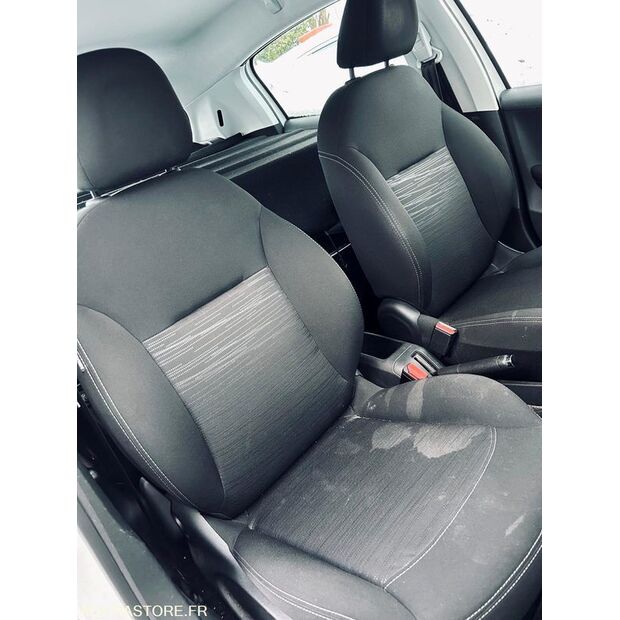 2015 Peugeot 208-44986015