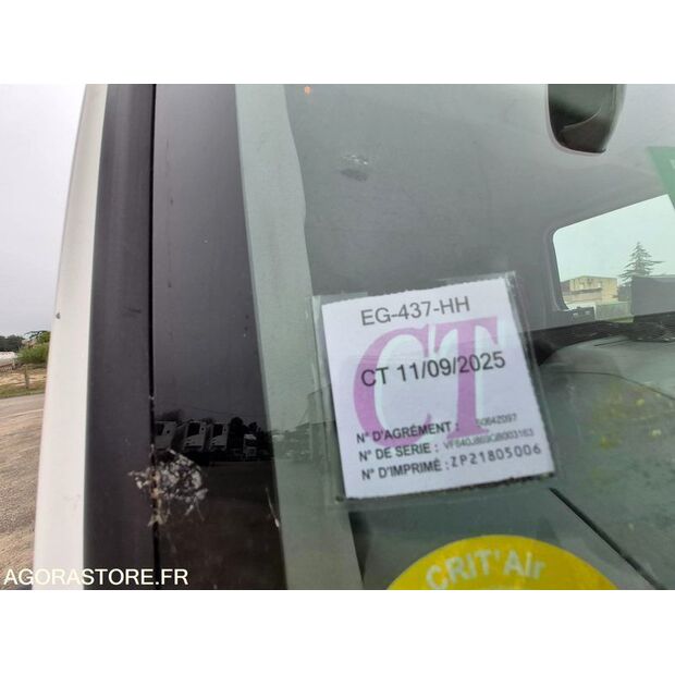 2016 Renault D-44986085