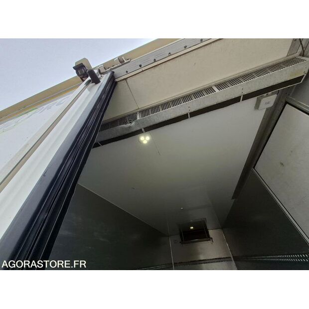 2016 Renault D-44986090