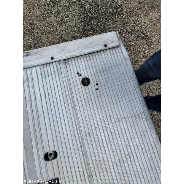 2016 Renault D-44986095