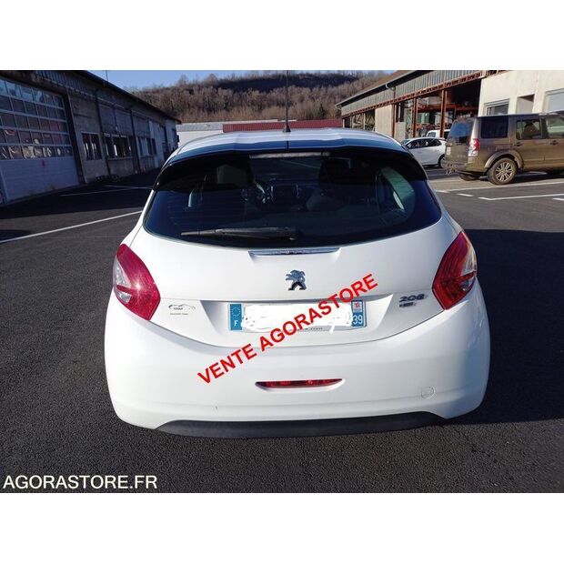 2014 Peugeot 208-44986169