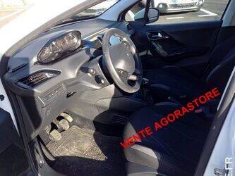 2014-peugeot-208-1405847-44986171