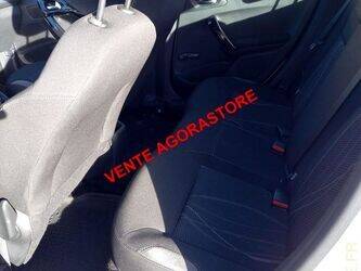 2014-peugeot-208-1405847-44986172