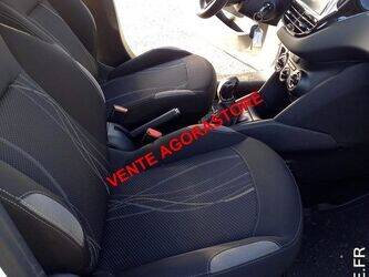 2014-peugeot-208-1405847-44986173