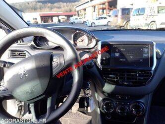 2014-peugeot-208-1405847-44986174