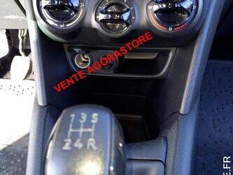 2014-peugeot-208-1405847-44986175