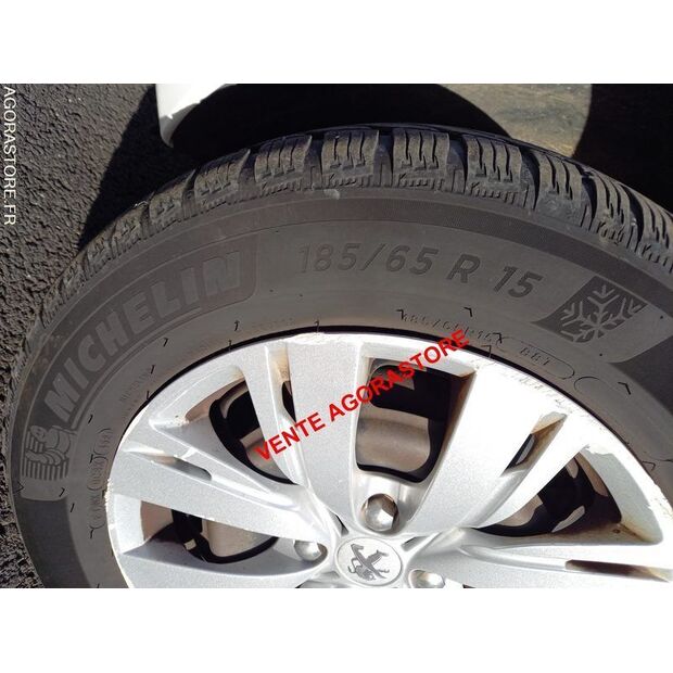 2014 Peugeot 208-44986177