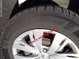 2014-peugeot-208-1405847-44986177