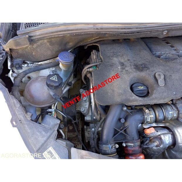 2014 Peugeot 208-44986179