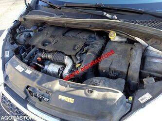 2014-peugeot-208-1405847-44986180