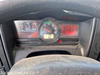 2014-renault-d12-1405852-44986231