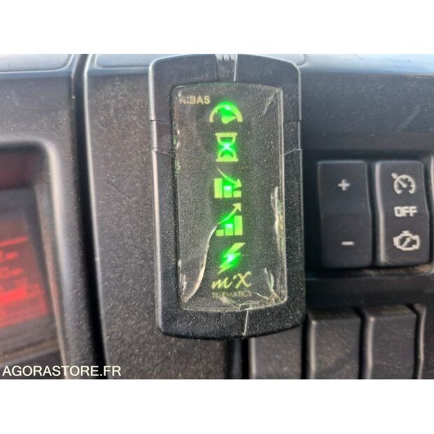 2014 Renault D12-44986232