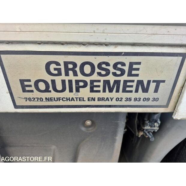 2014 Renault D12-44986235