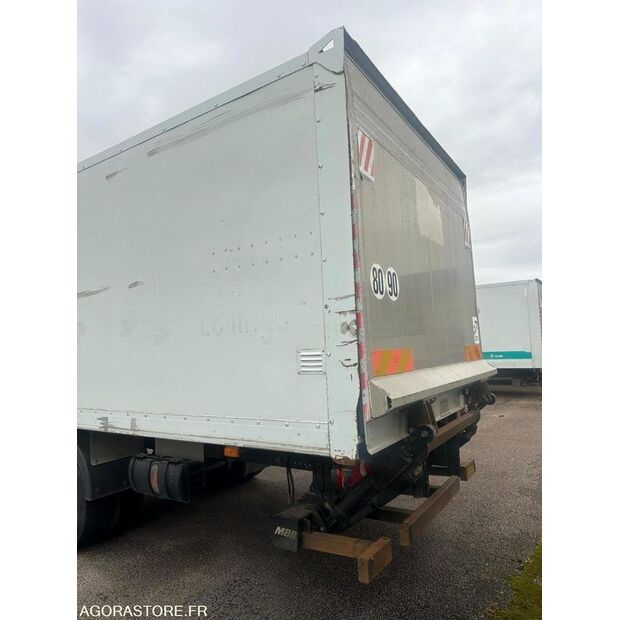 2014 رينو D-44986304