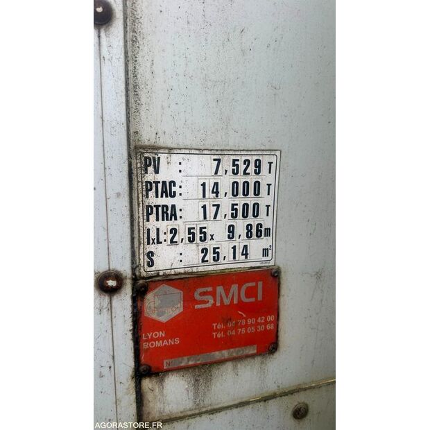 2014 رينو D-44986308