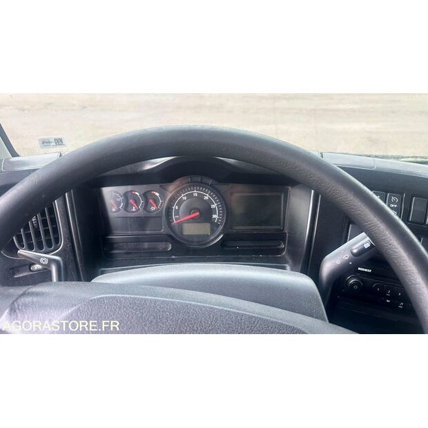 2014 رينو D-44986309