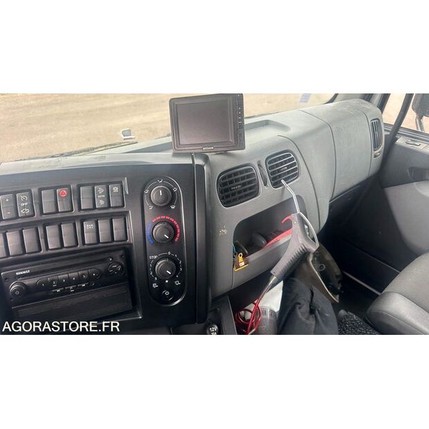 2014 رينو D-44986310