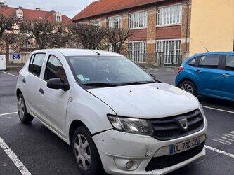 2014-dacia-sandero-44986323