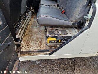 2004-land-rover-defender-1405864-44986338