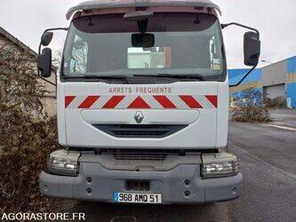 صورة ل شاحنات 2005 رينو Midlum