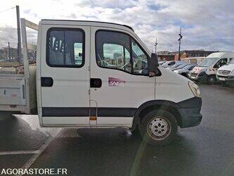 2012-iveco-35s13-1405870-44986413