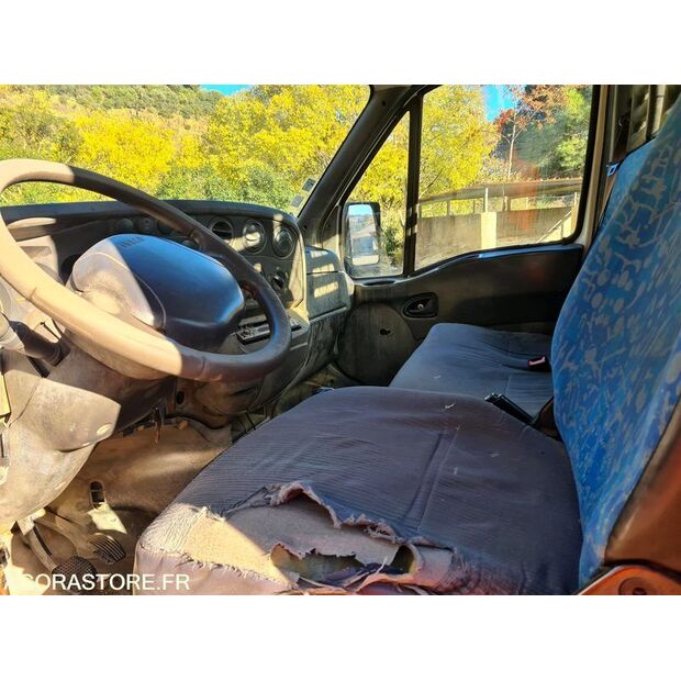 2001 ايفكو 35C11-44986437