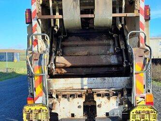 2008-renault-premium-1405877-44986502