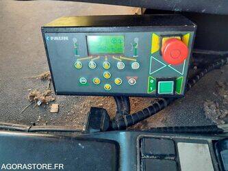 2008-renault-premium-1405877-44986510