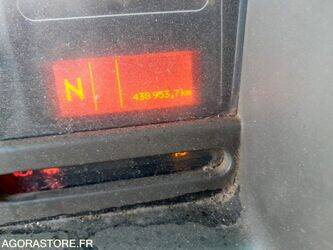 2008-renault-premium-1405877-44986512