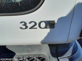 2008-renault-premium-1405877-44986519