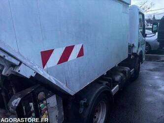 2011-renault-maxity-1405881-44986579