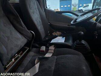 2011-renault-maxity-1405881-44986581