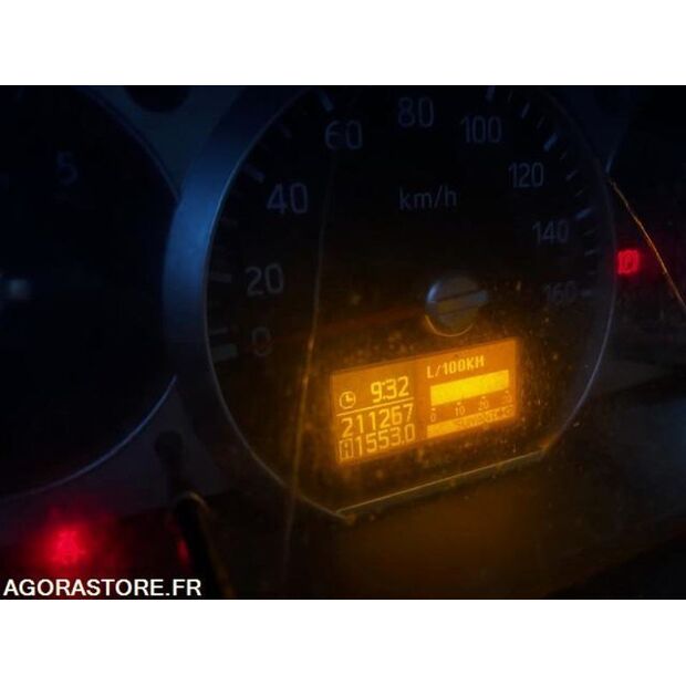 2011 Renault Maxity-44986582