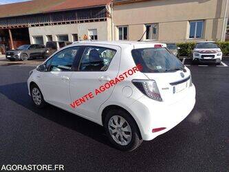 2013-toyota-yaris-1405886-44986653