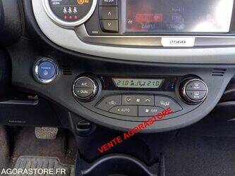 2013-toyota-yaris-1405886-44986661