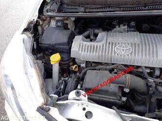 2013-toyota-yaris-1405886-44986668