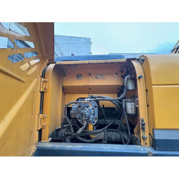 2023 Hyundai 215LC-9-44987286