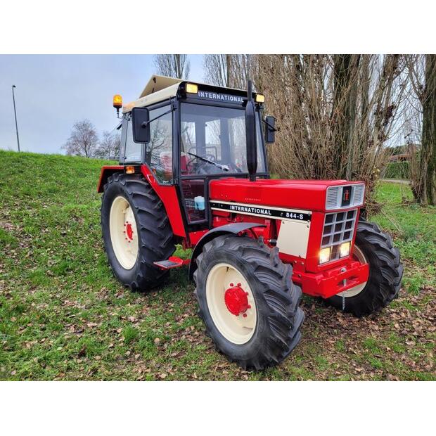 International 844S-44987540