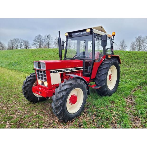 International 844S-44987547