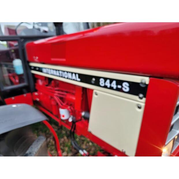 International 844S-44987557
