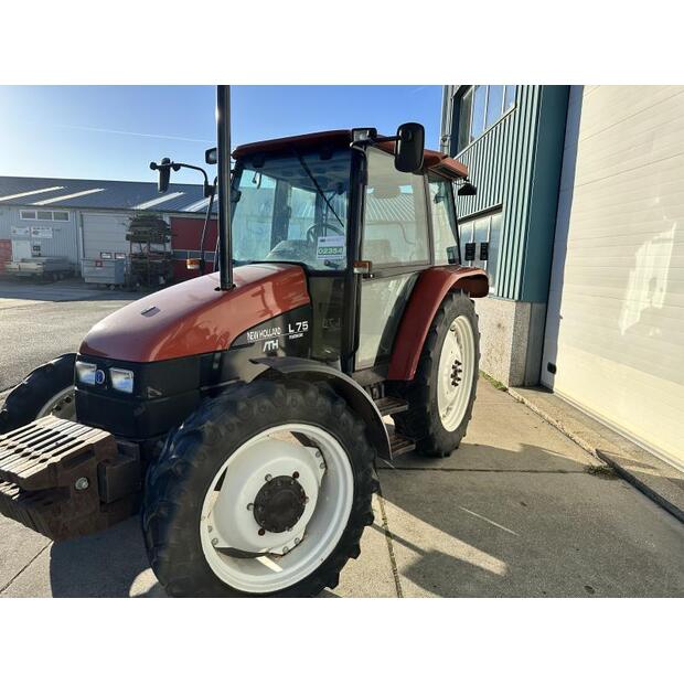 New Holland L75-44987679