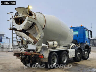 2017-mercedes-benz-arocs-3240-1405957-44988088