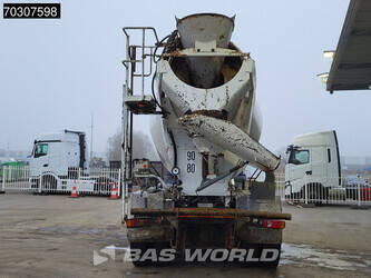 2017-mercedes-benz-arocs-3240-1405957-44988094