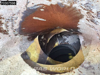 2017-mercedes-benz-arocs-3240-1405957-44988101