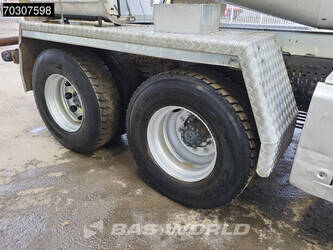 2017-mercedes-benz-arocs-3240-1405957-44988102