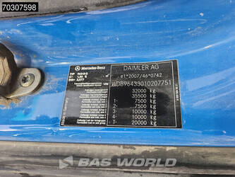 2017-mercedes-benz-arocs-3240-1405957-44988115