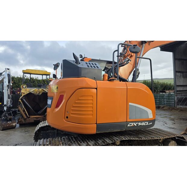 2020 دووسان DX140LCR-5-44988320