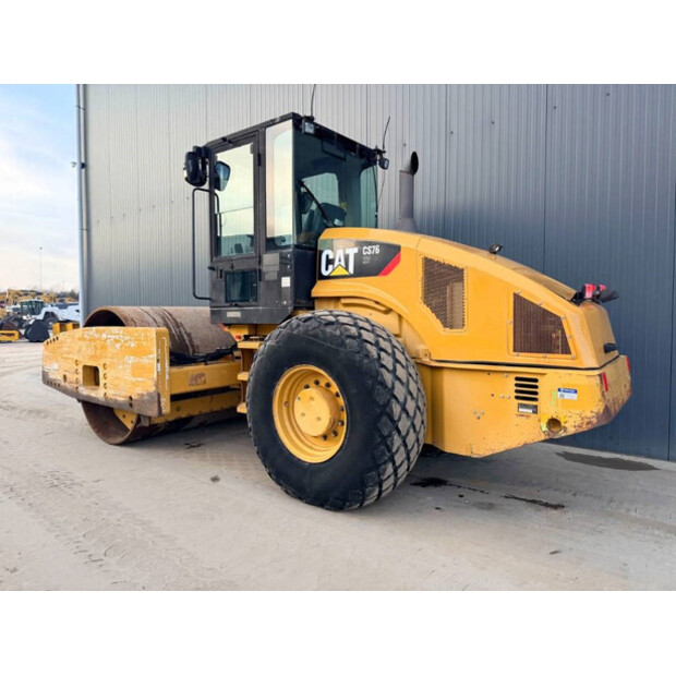 2011 كاتربيلر CS76 XT-44989369