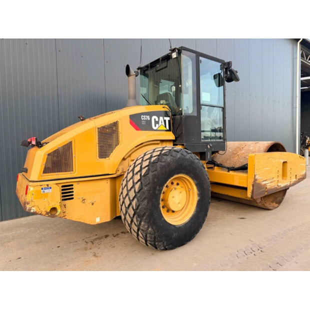 2011 كاتربيلر CS76 XT-44989371