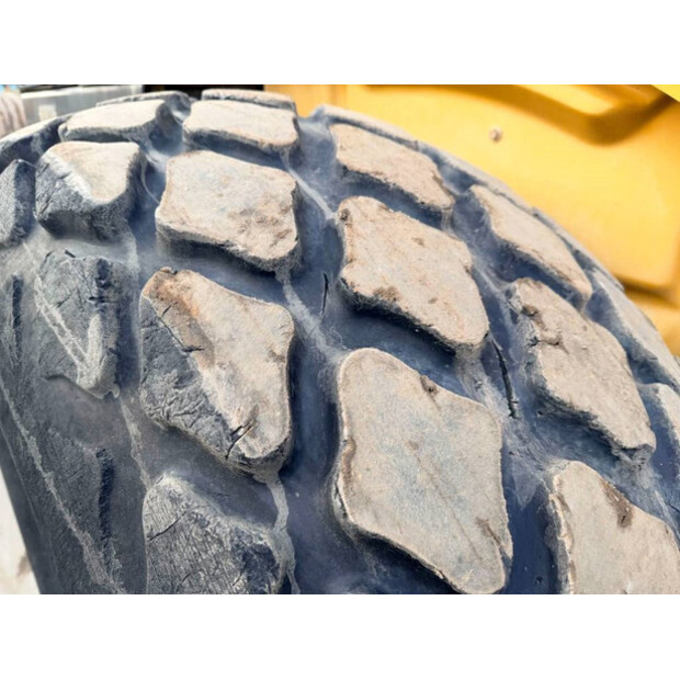 2011 كاتربيلر CS76 XT-44989377